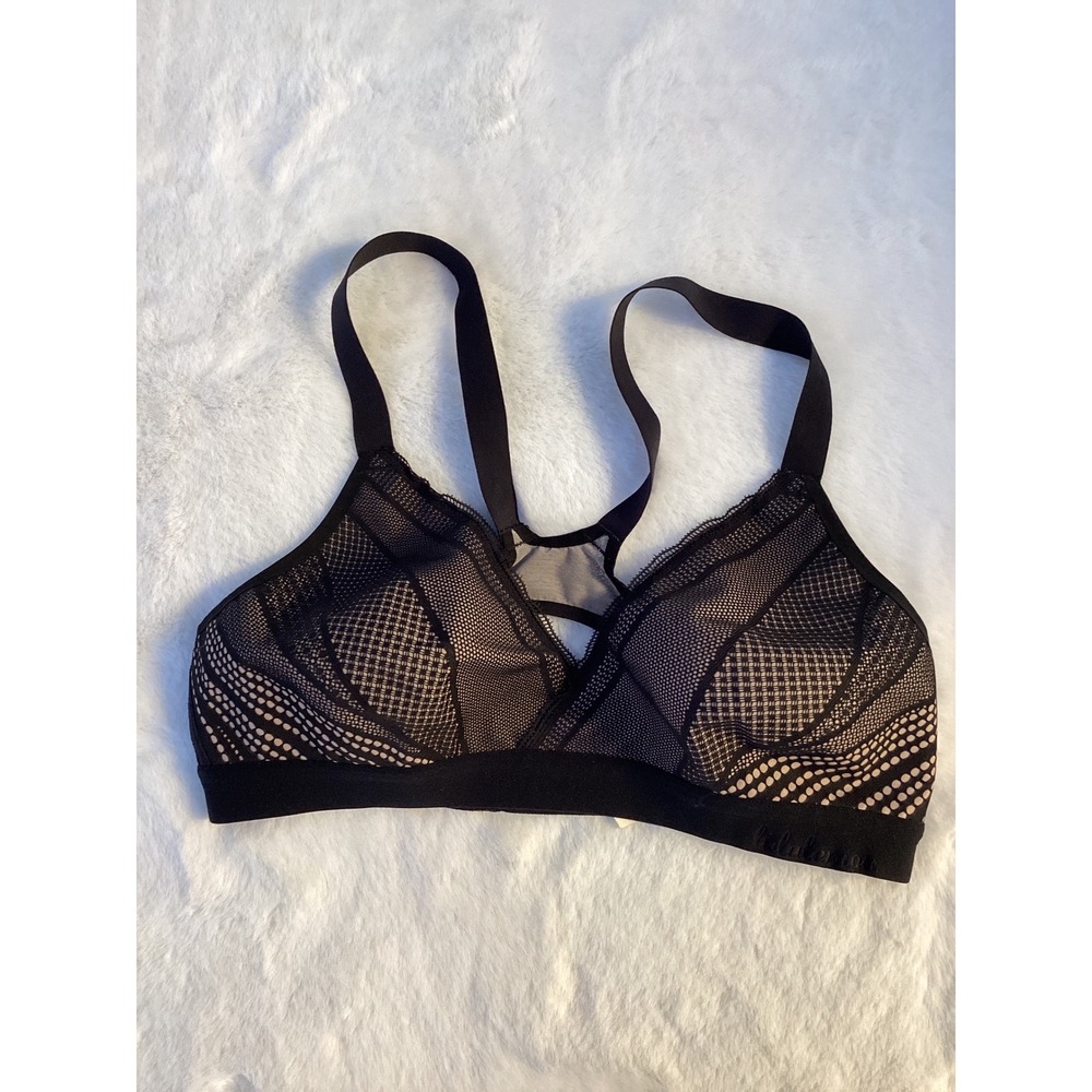 Lululemon Up For It Bra Black Mesh Laser Cut High‎ Support Sports Bra Womens